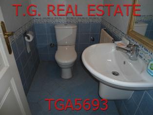 TGA5693